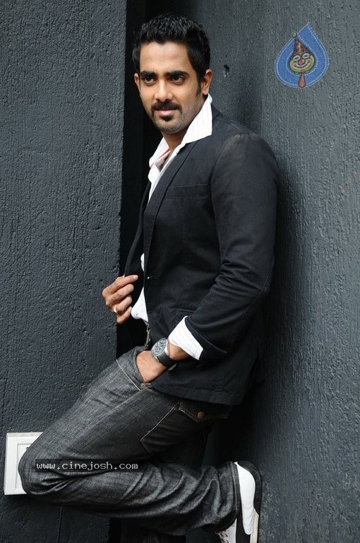 Ishtam Tamil Movie Latest Stills - 48 / 67 photos