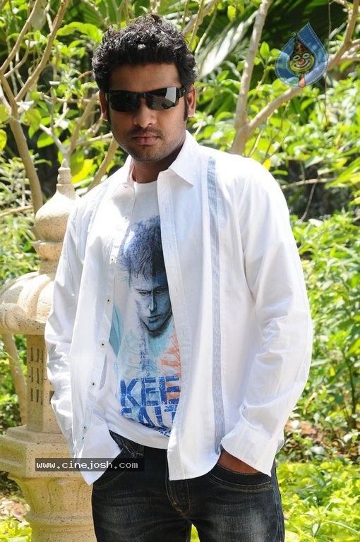 Ishtam Tamil Movie Latest Stills - 66 / 67 photos