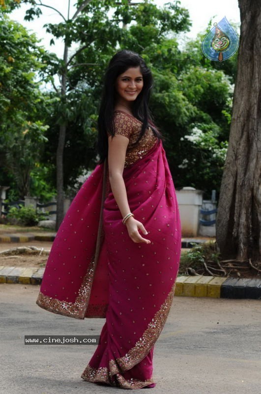 Ishtam Tamil Movie Stills - 28 / 29 photos