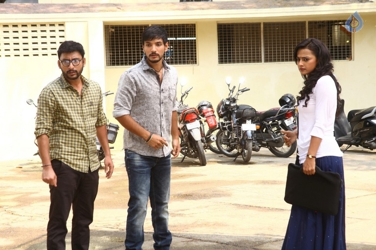 Ivan Thanthiran Tamil Movie Stills - 15 / 31 photos