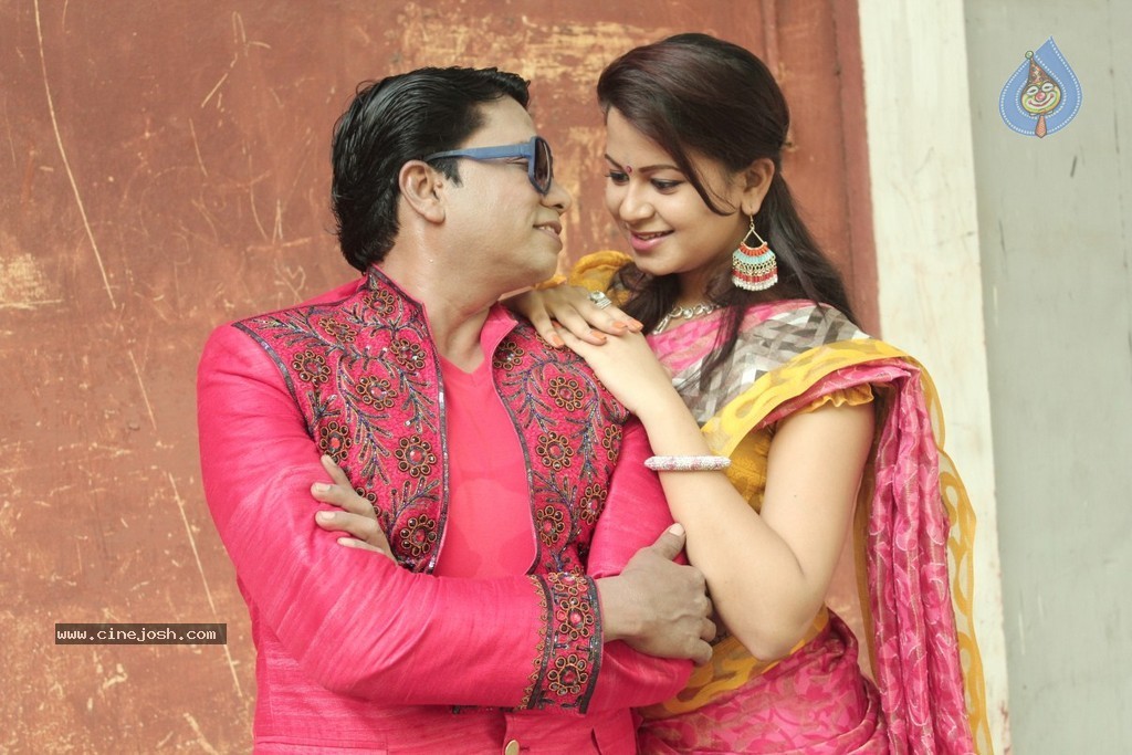 Iyakkunar Tamil Movie Stills - 34 / 86 photos