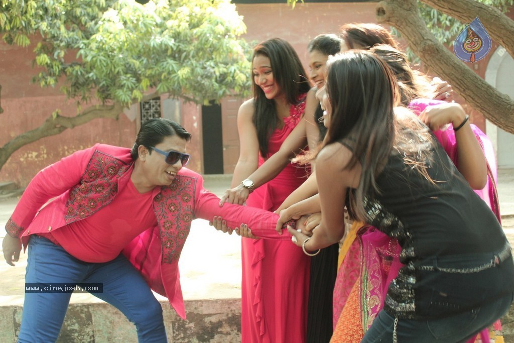 Iyakkunar Tamil Movie Stills - 38 / 86 photos