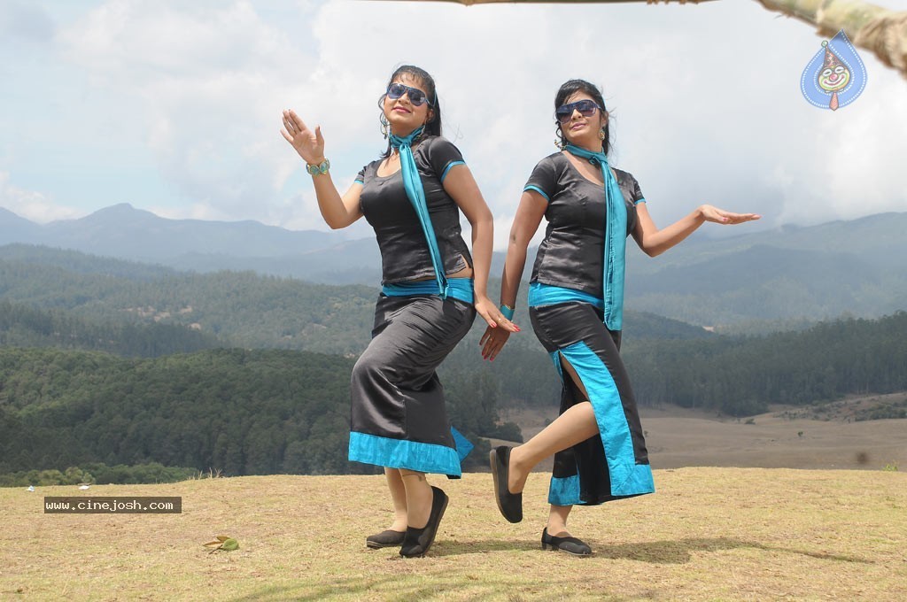 Iyakkunar Tamil Movie Stills - 39 / 86 photos