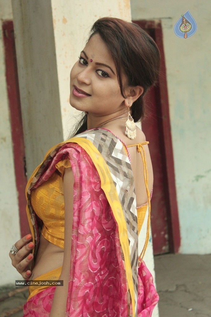 Iyakkunar Tamil Movie Stills - 55 / 86 photos