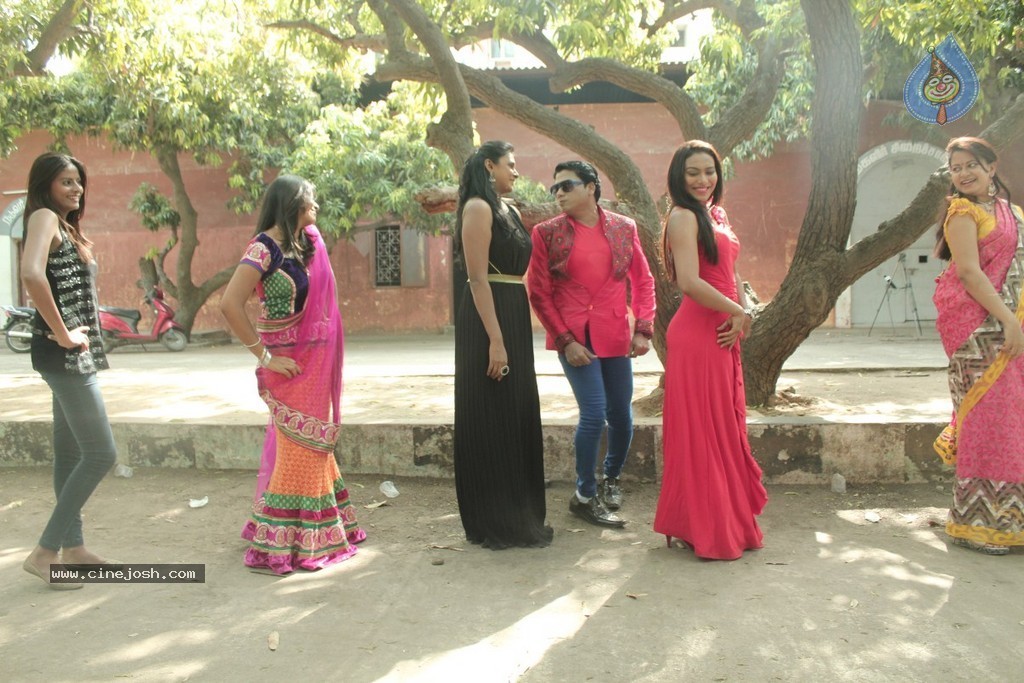 Iyakkunar Tamil Movie Stills - 58 / 86 photos