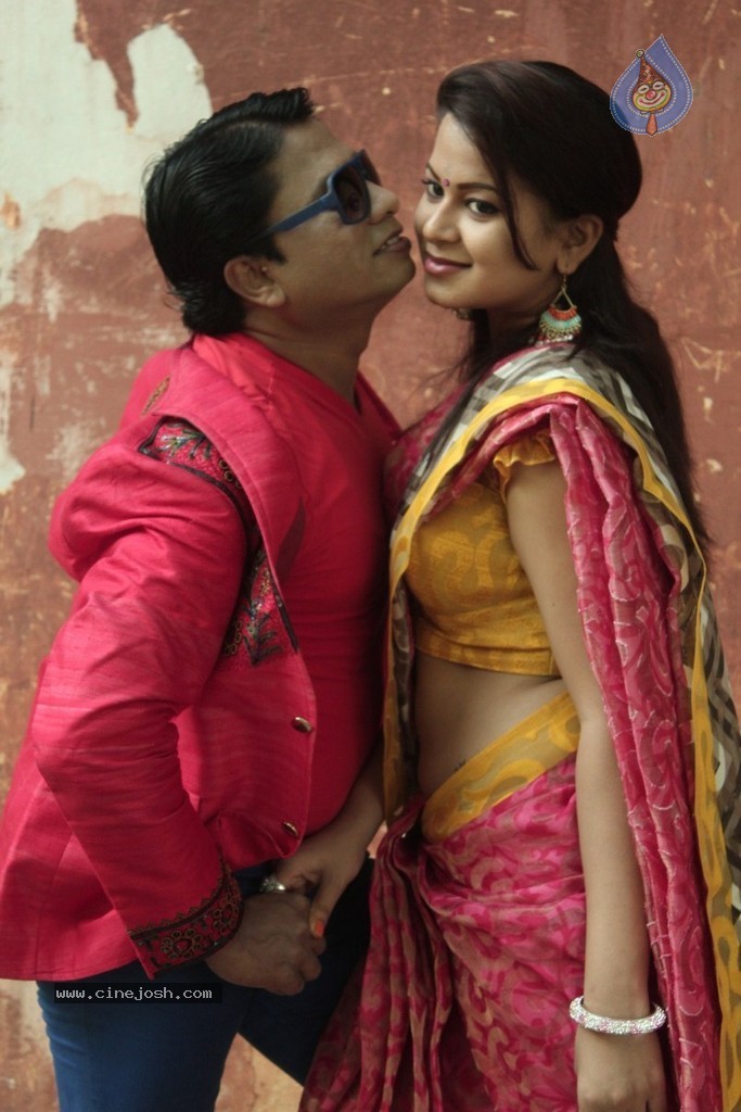 Iyakkunar Tamil Movie Stills - 66 / 86 photos