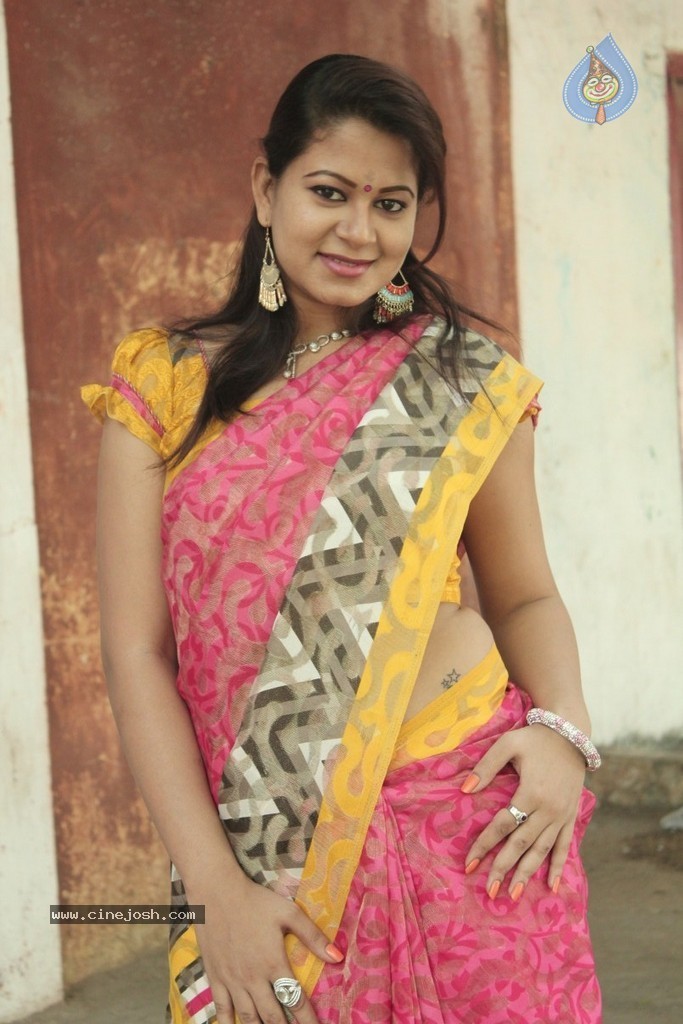 Iyakkunar Tamil Movie Stills - 68 / 86 photos