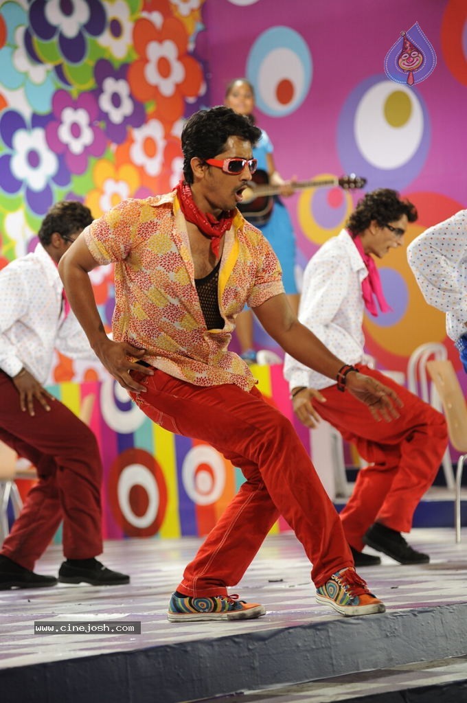 Jabardasth Movie Stills n Walls - 24 / 38 photos