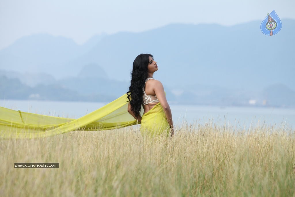 Jabardasth Movie Stills n Walls - 36 / 38 photos