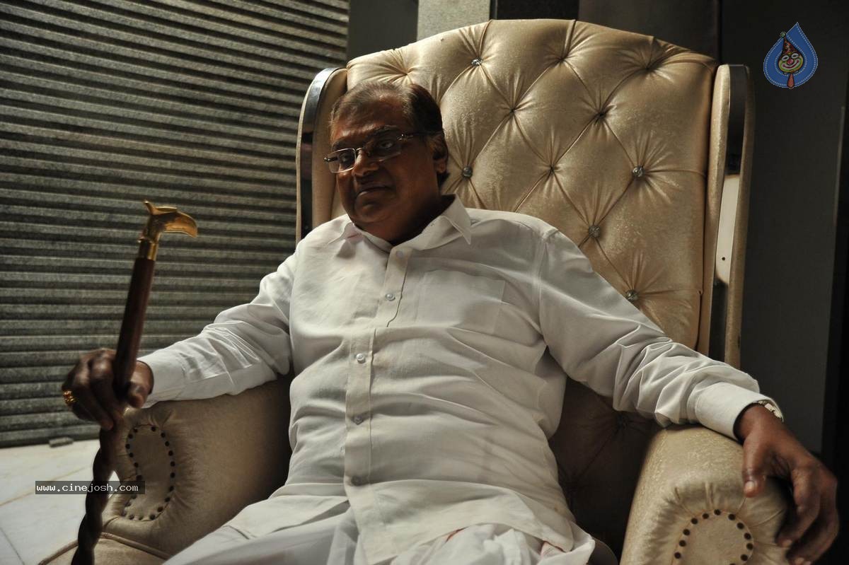 Jadoogadu Movie Stills n Walls - 29 / 51 photos