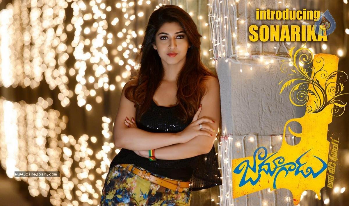 Jadoogadu Movie Stills n Walls - 34 / 51 photos