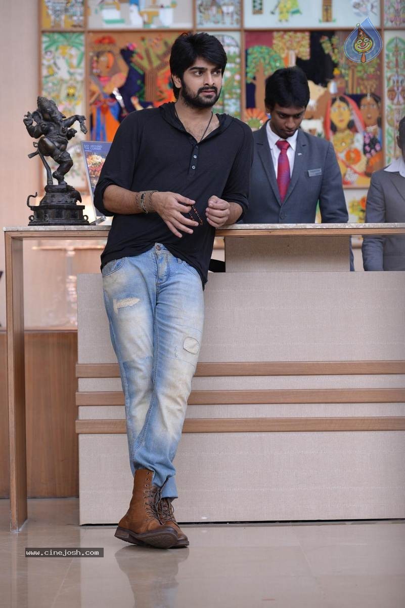 Jadoogadu Movie Stills n Walls - 48 / 51 photos
