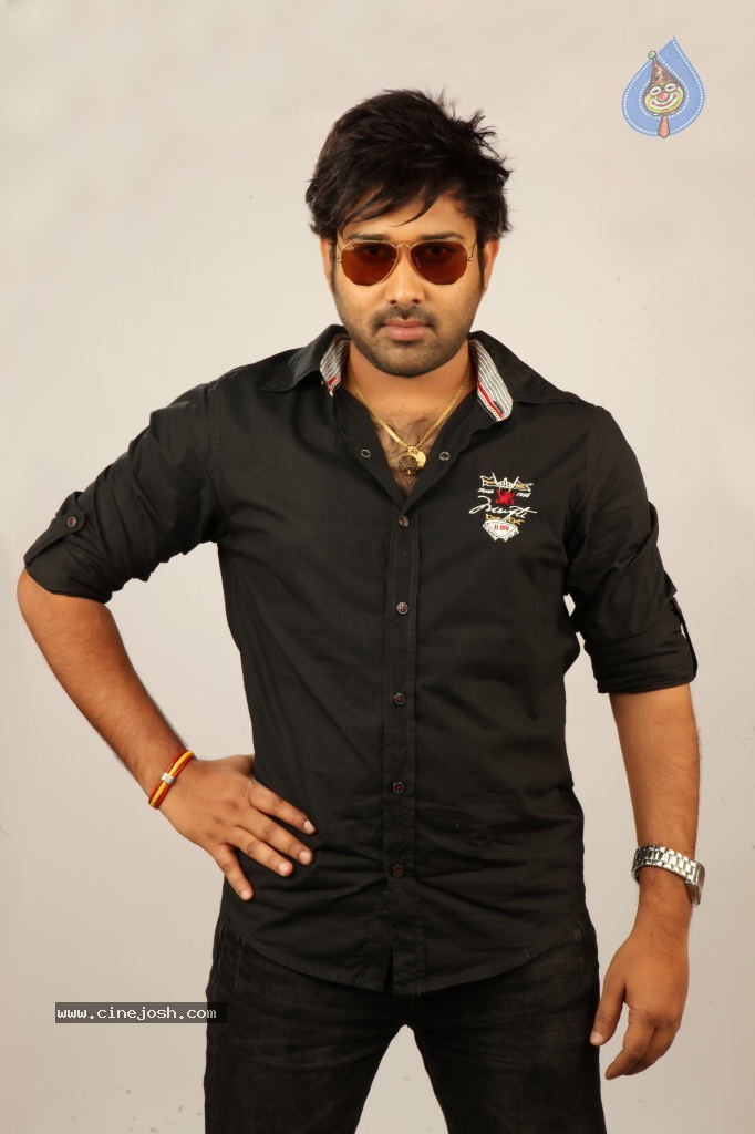 Jagame Maya Movie Stills - 1 / 7 photos