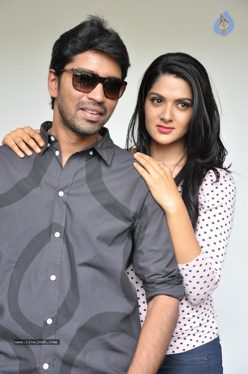 James Bond Movie New Photos - 2 / 32 photos