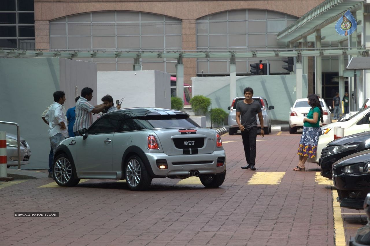 Jandhyala Rasina Premakatha Stills - 15 / 37 photos