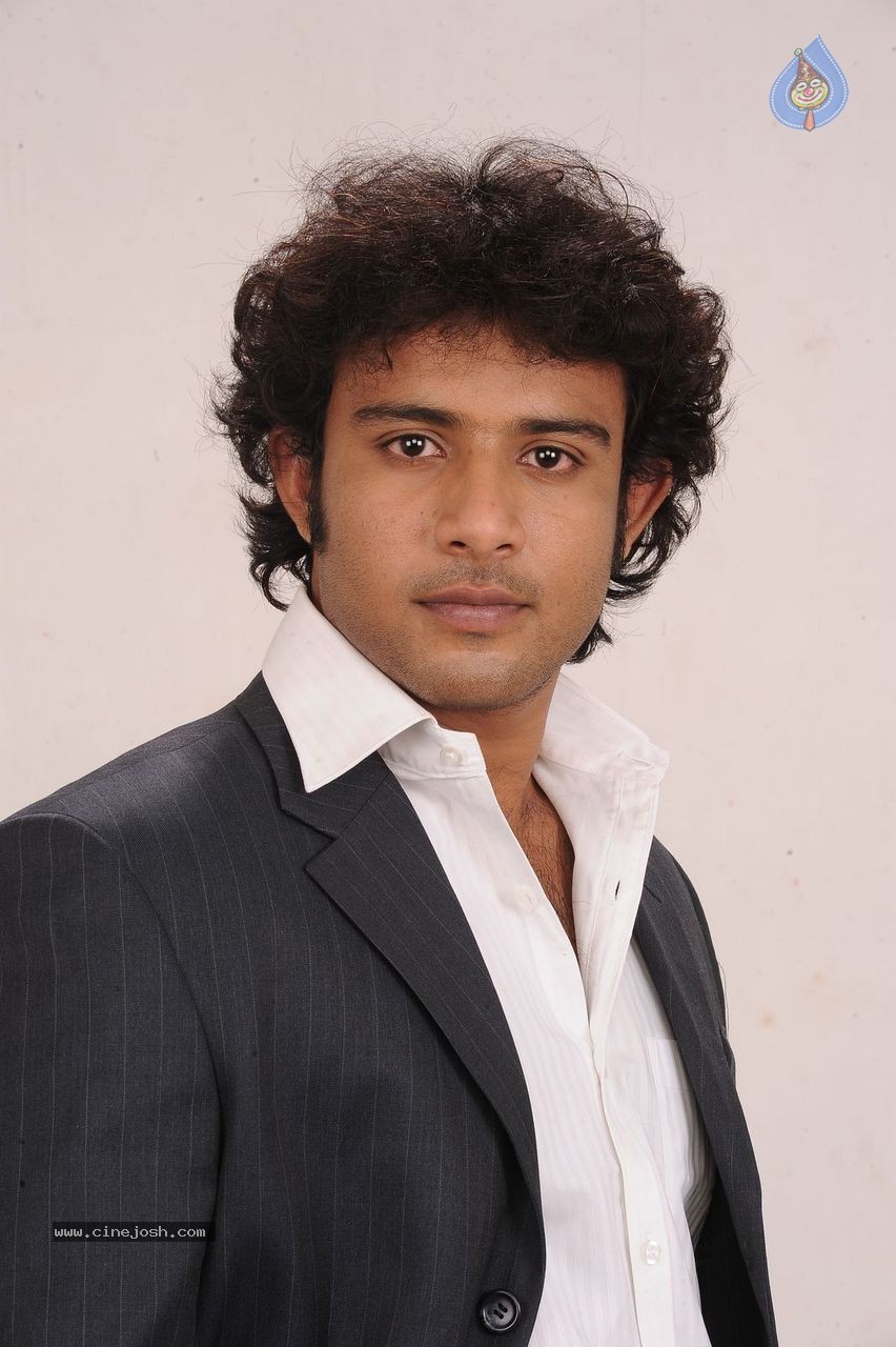 Jandhyala Rasina Premakatha Stills - 25 / 37 photos