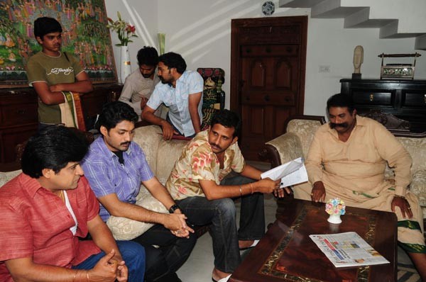 Jayeebhava Working Stills - 112 / 145 photos