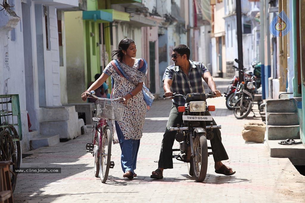 Jigarthanda Tamil Movie Stills - 12 / 79 photos