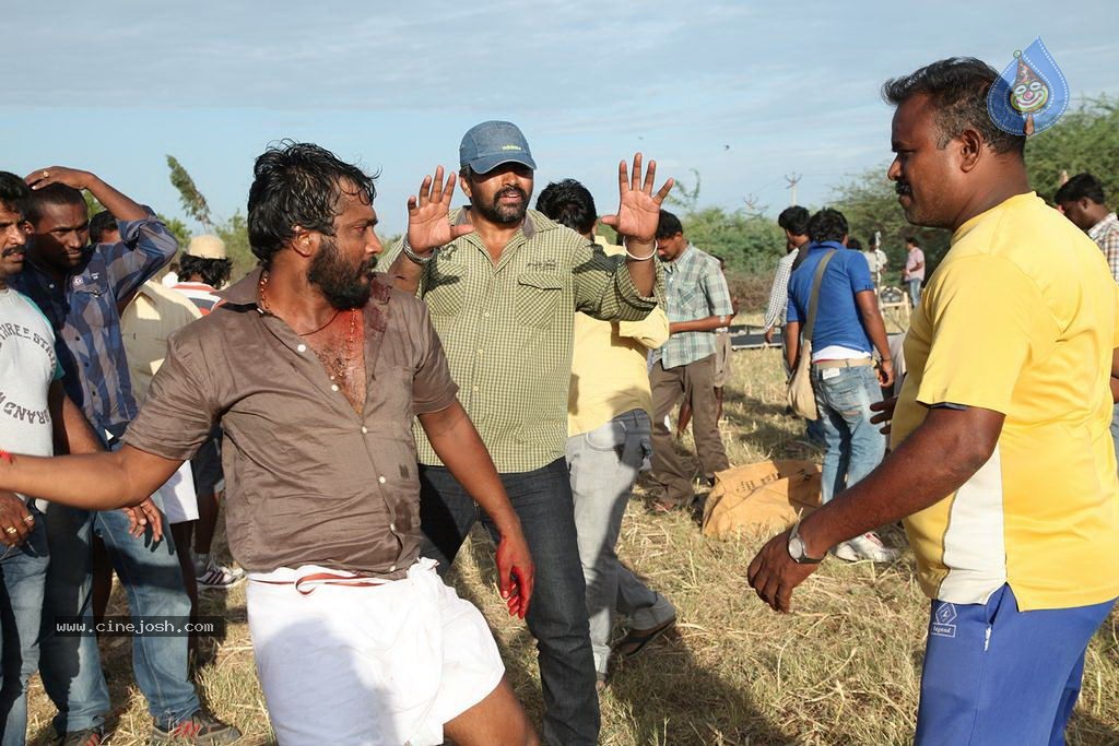 Jigarthanda Tamil Movie Stills - 29 / 79 photos