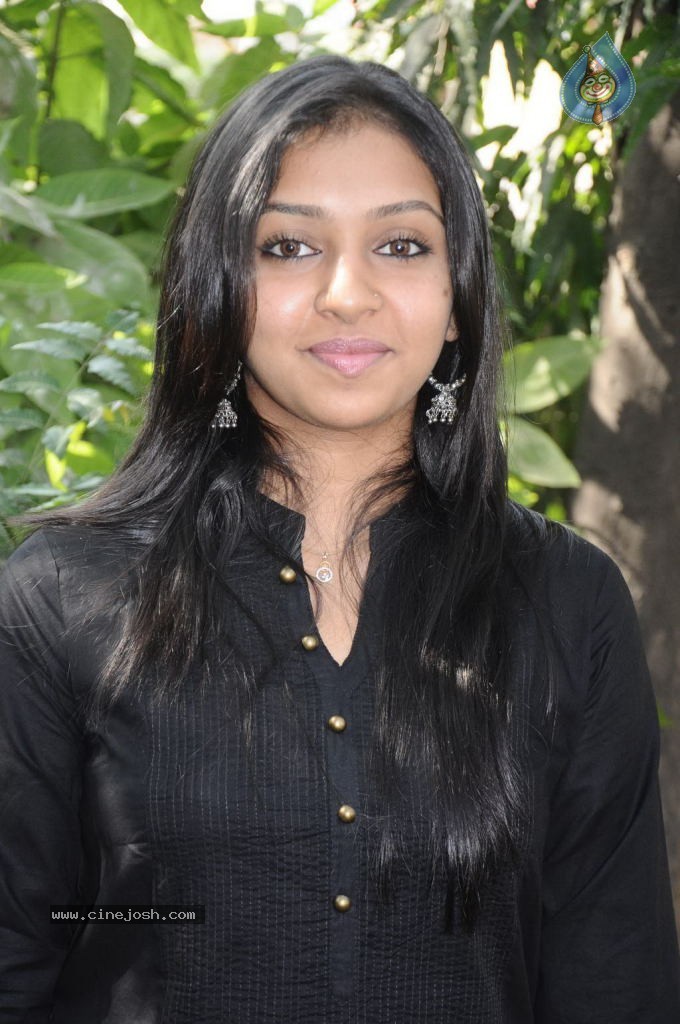 Jigarthanda Tamil Movie Stills - 31 / 79 photos