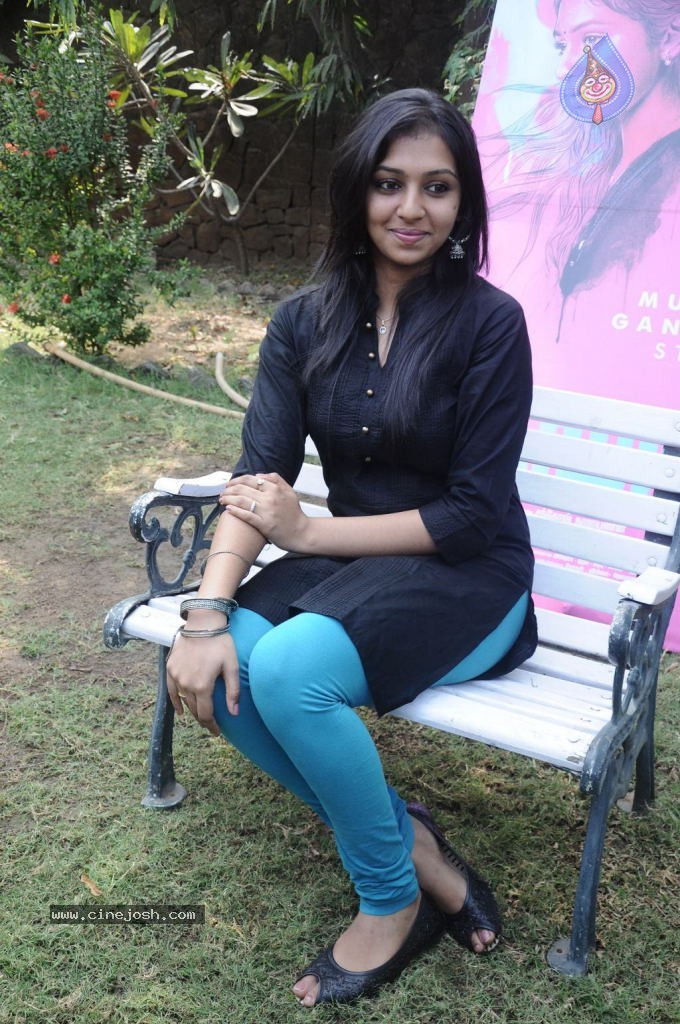 Jigarthanda Tamil Movie Stills - 32 / 79 photos