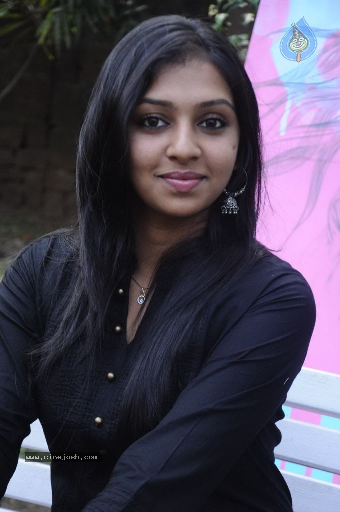 Jigarthanda Tamil Movie Stills - 62 / 79 photos