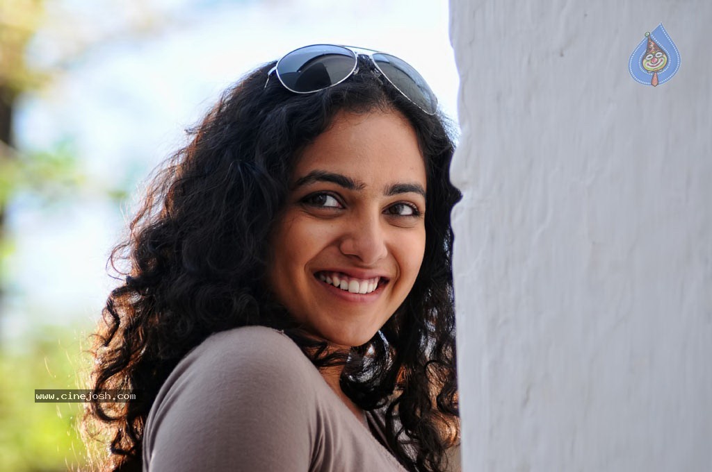 JK Enum Nanbanin Vaazhkai Tamil Movie Stills - 25 / 90 photos