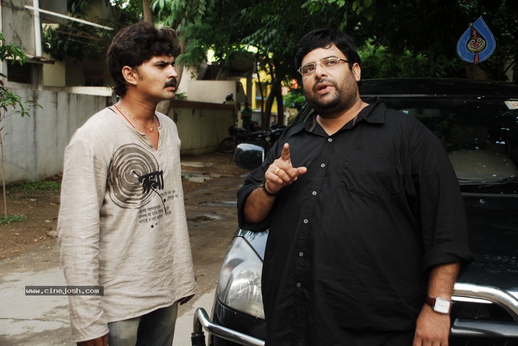 Jumbo Crime Story Movie Stills - 20 / 32 photos