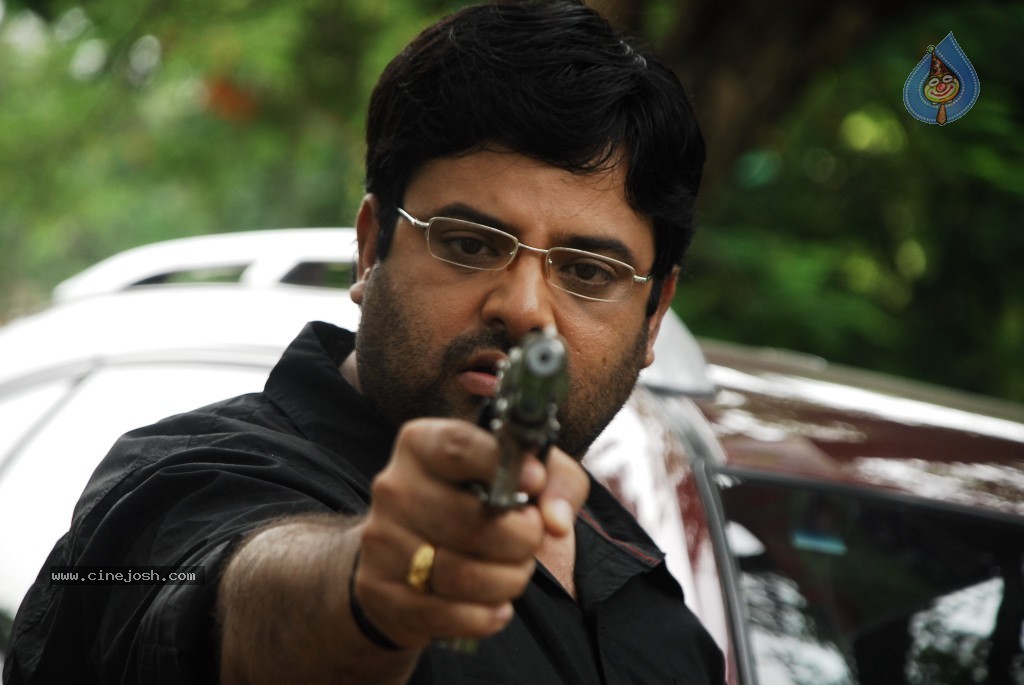 Jumbo Crime Story Movie Stills - 25 / 32 photos