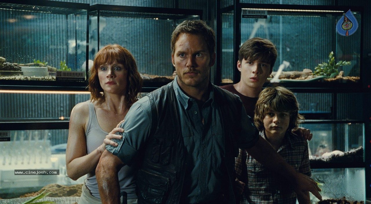 Jurassic World Movie Stills - 8 / 10 photos