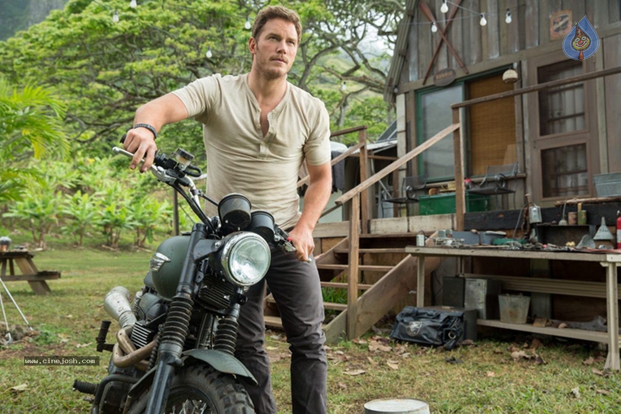 Jurassic World Movie Stills - 9 / 10 photos