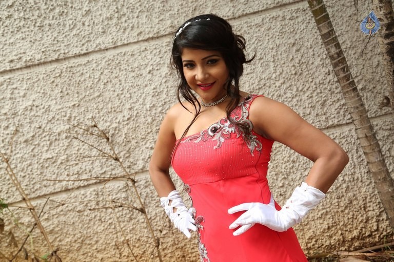 Ka Ka Ka Po Tamil Film New Photos - 36 / 42 photos