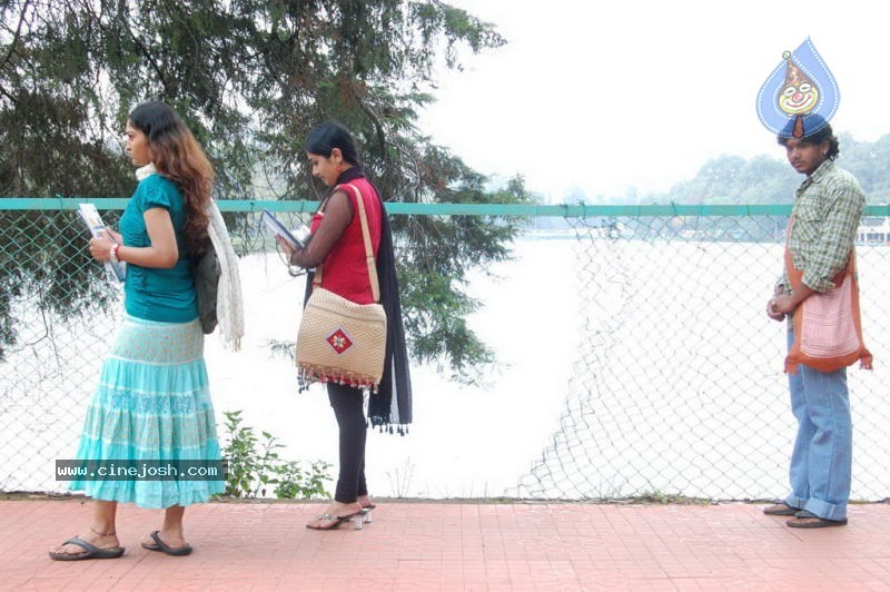 Kaadhal Paadhai Tamil Movie Wallpapers - 8 / 68 photos