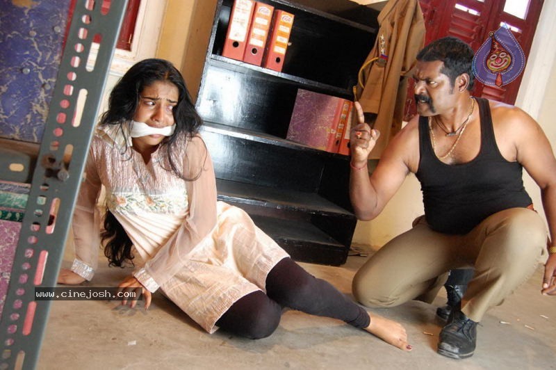 Kaadhal Paadhai Tamil Movie Wallpapers - 10 / 68 photos