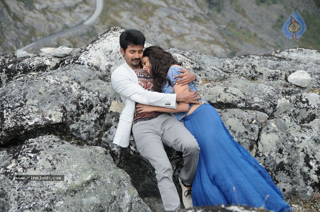 Kaaki Sattai Tamil Movie New Photos - 3 / 90 photos