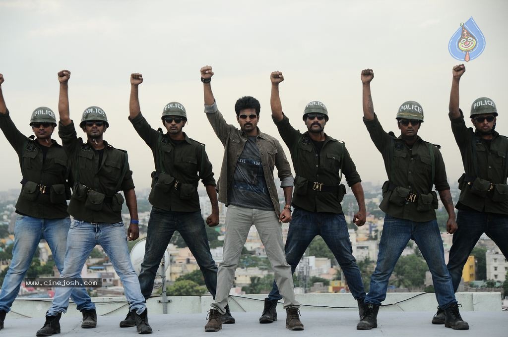 Kaaki Sattai Tamil Movie New Photos - 12 / 90 photos