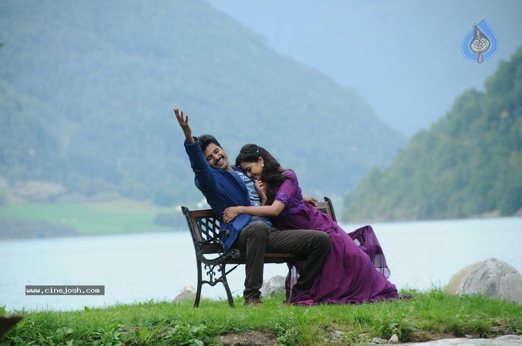 Kaaki Sattai Tamil Movie New Photos - 47 / 90 photos