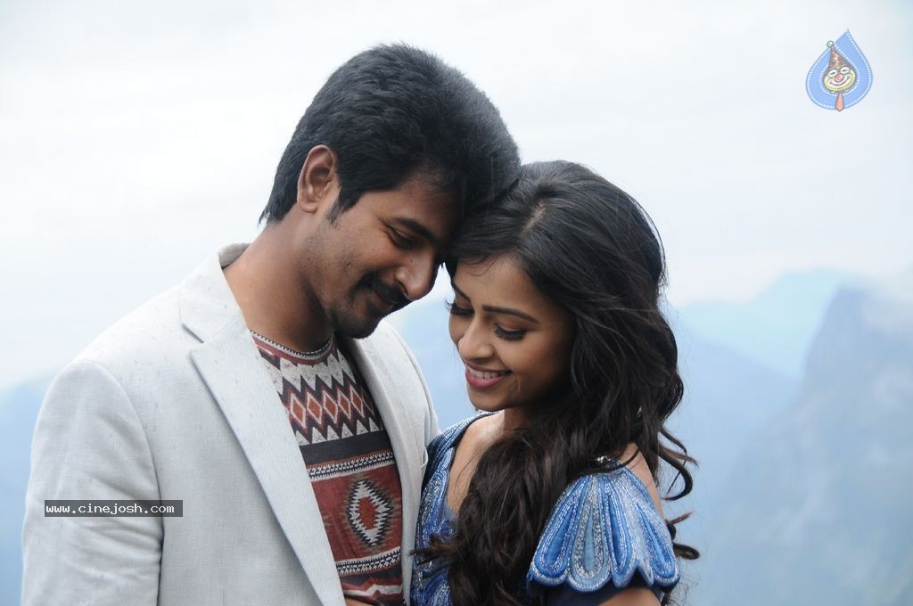 Kaaki Sattai Tamil Movie New Photos - 80 / 90 photos
