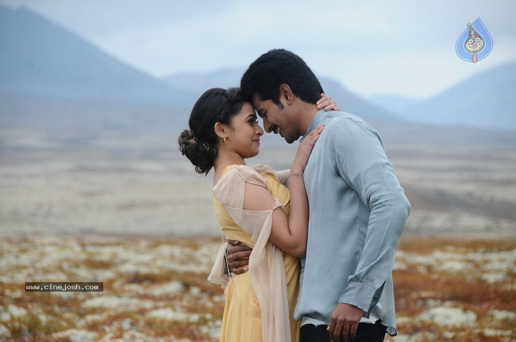 Kaaki Sattai Tamil Movie New Photos - 83 / 90 photos