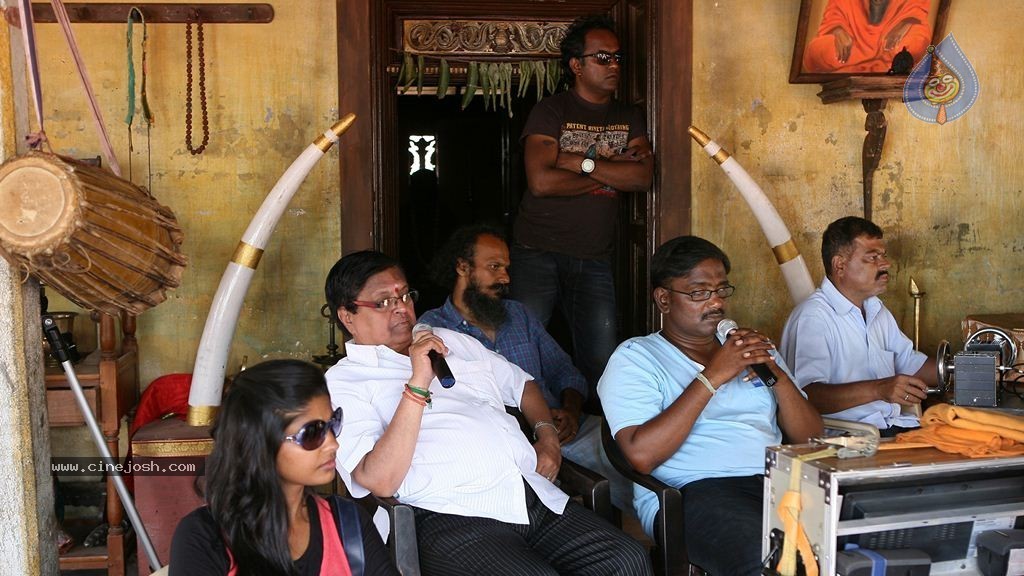 Kaaviya Thalaivan Tamil Movie Stills n PM - 69 / 128 photos