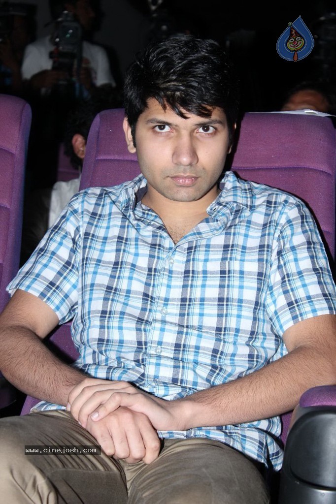 Kadal Tamil Movie PM and Stills - 2 / 43 photos