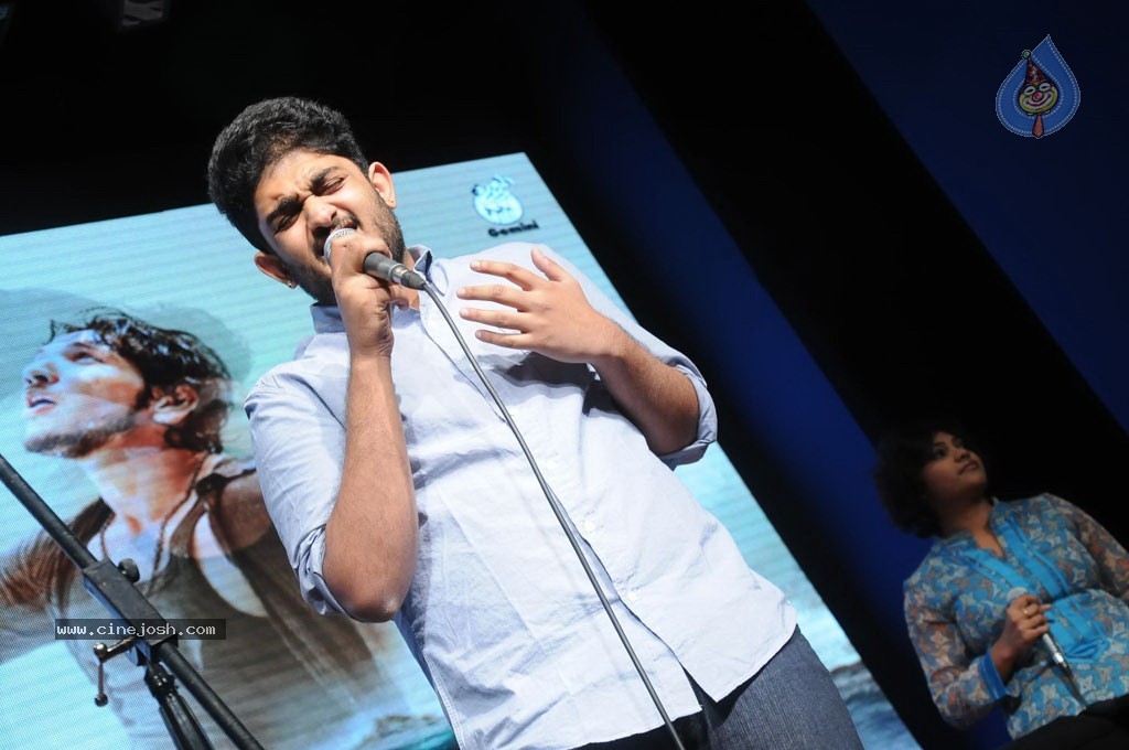 Kadal Tamil Movie PM and Stills - 19 / 43 photos