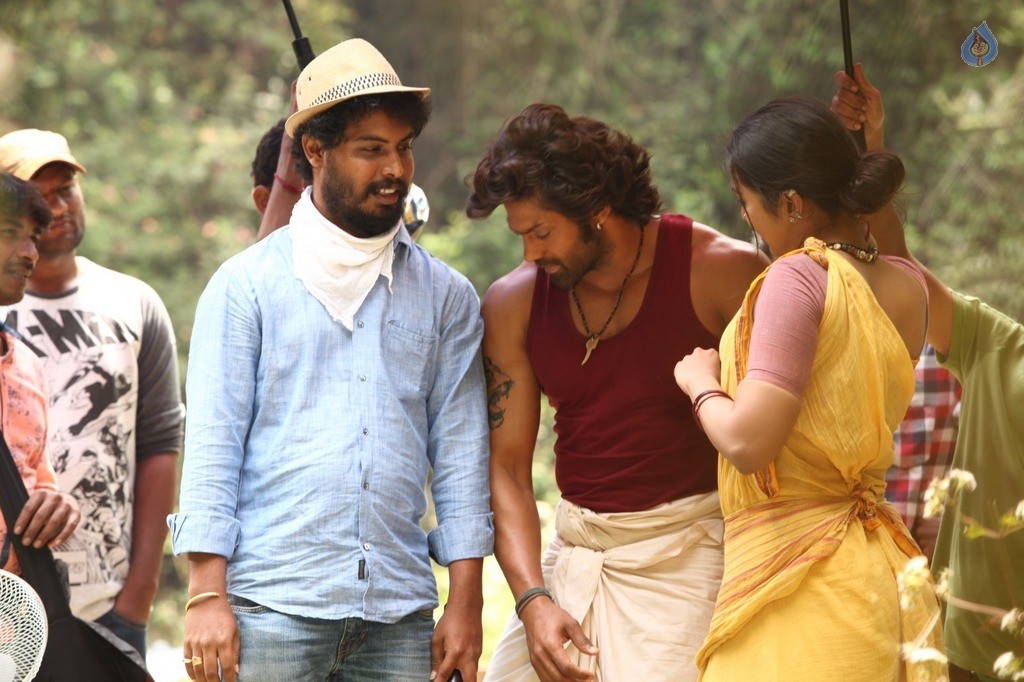 Kadamban Tamil Movie Photos - 1 / 17 photos