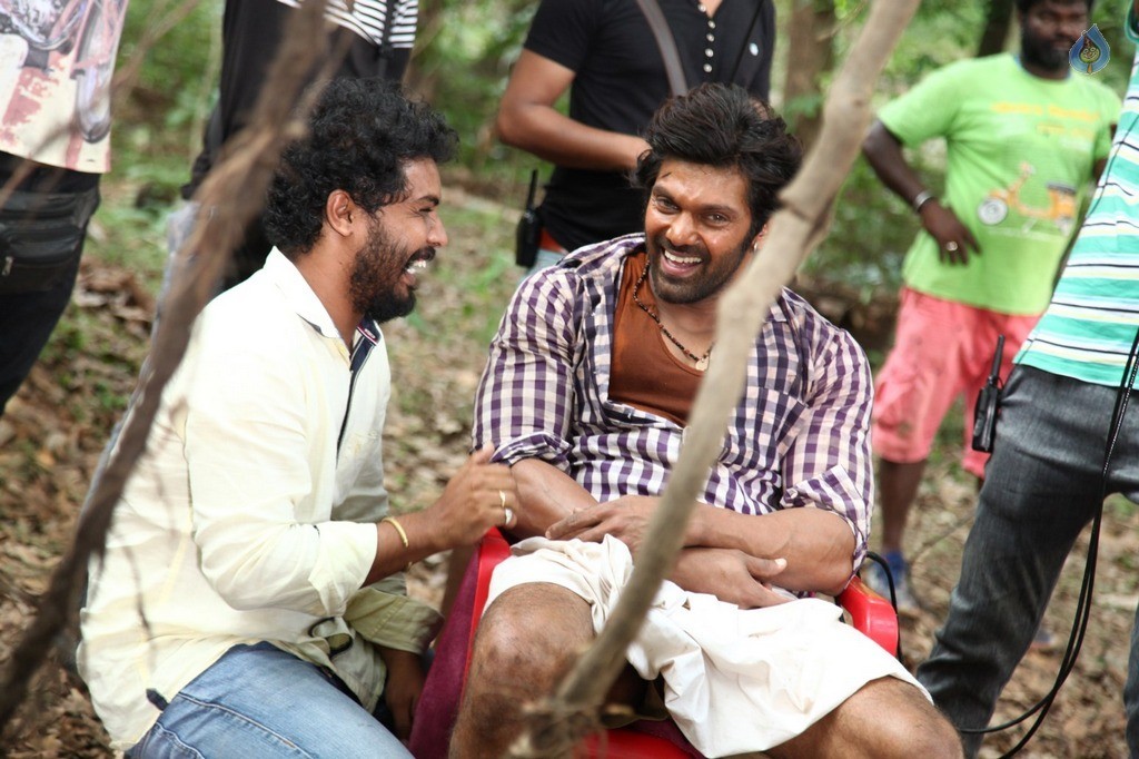 Kadamban Tamil Movie Photos - 11 / 17 photos