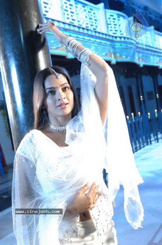 Kadhal Meipada Tamil Movie Stills - 23 / 39 photos