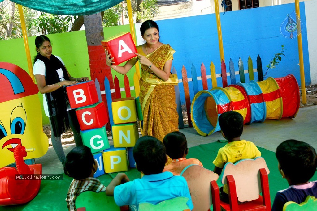 Kadhalai Thavira Veru Ondrum Illai Tamil Movie Stills - 20 / 47 photos