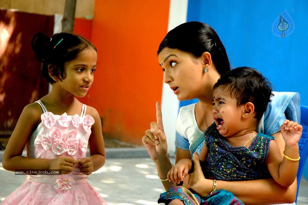 Kadhalai Thavira Veru Ondrum Illai Tamil Movie Stills - 39 / 47 photos