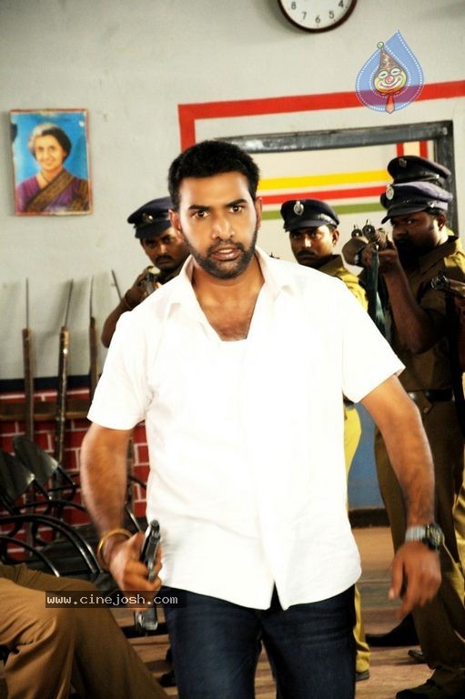 Kakatiyudu Movie Stills and Wallpapers - 87 / 93 photos