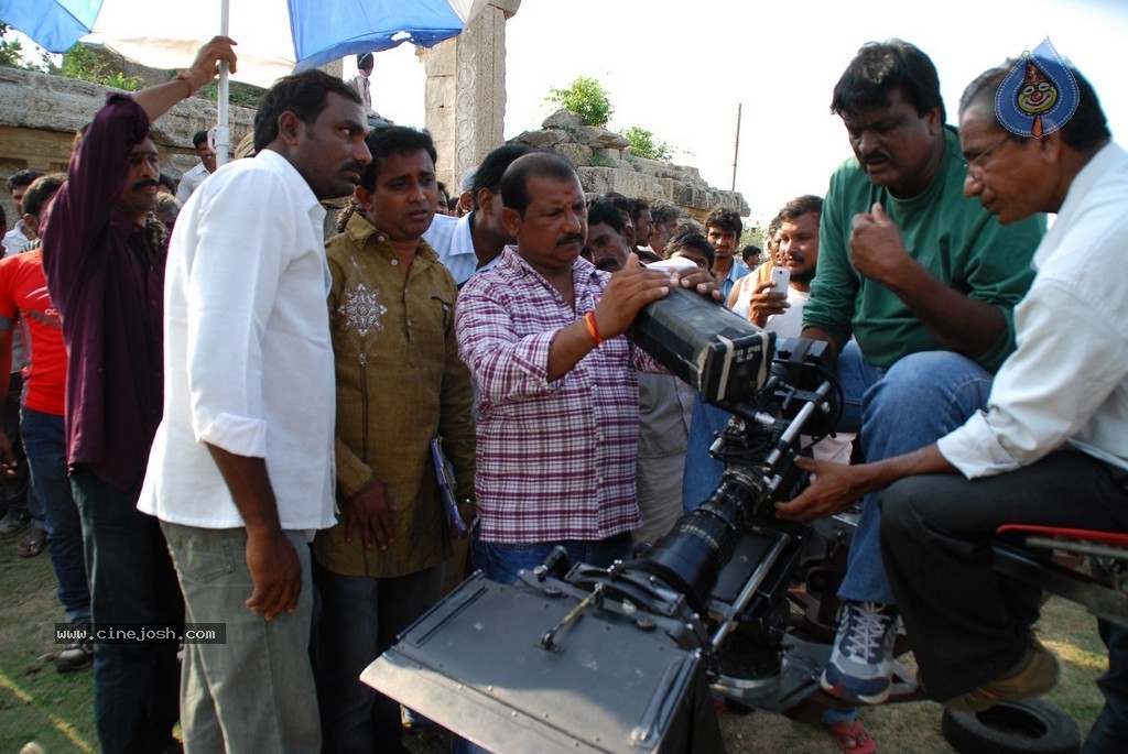 Kakatiyudu Movie Stills n Posters - 93 / 122 photos