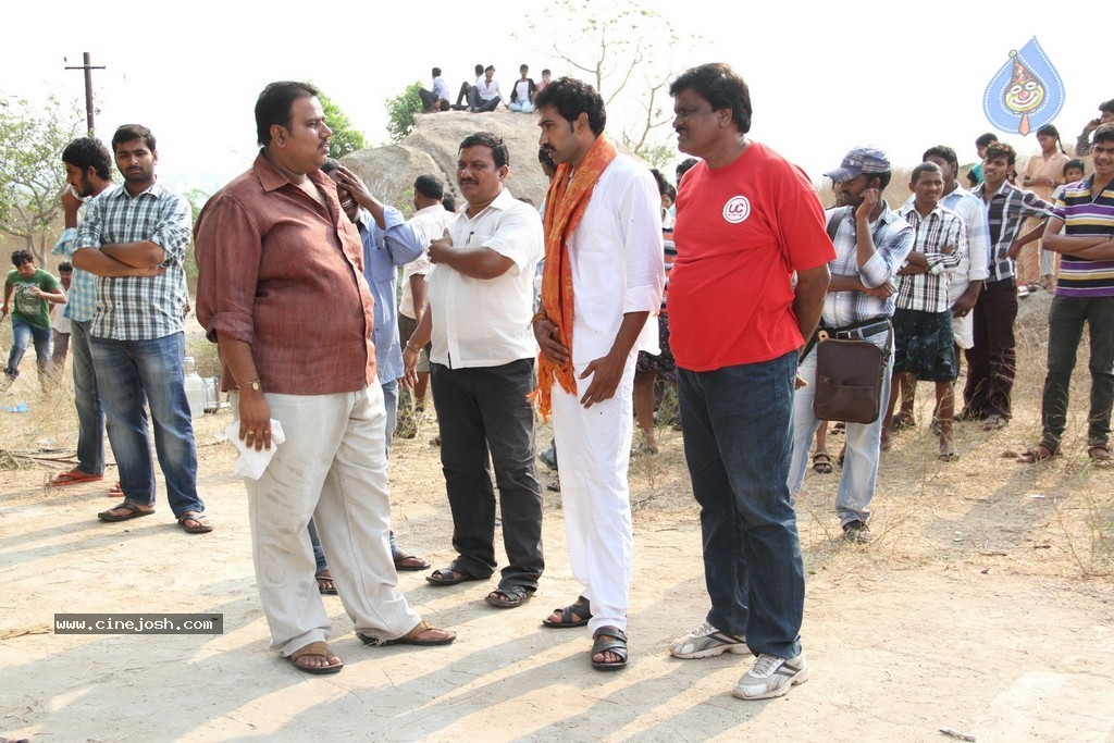 Kakatiyudu Movie Stills n Posters - 100 / 122 photos